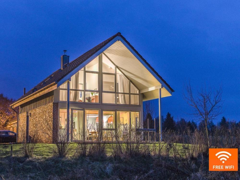 W7 - Sehr Schoenes Ferienhaus Mit Toller Lage Und Super Aussicht In Roebel An Der Mueritz Villa Exteriör bild