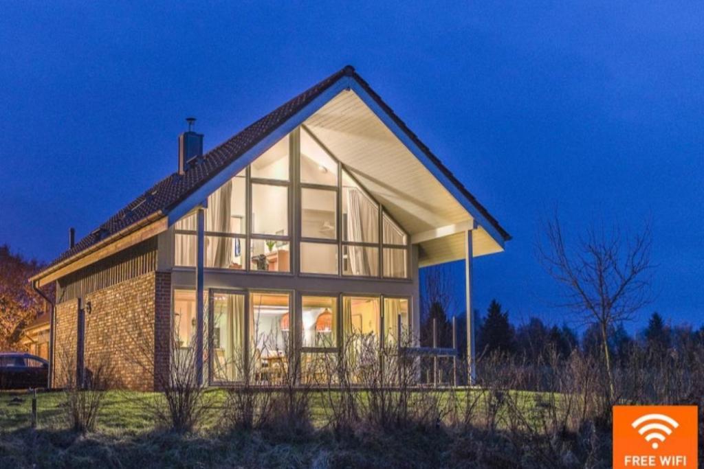 W7 - Sehr Schoenes Ferienhaus Mit Toller Lage Und Super Aussicht In Roebel An Der Mueritz Villa Exteriör bild
